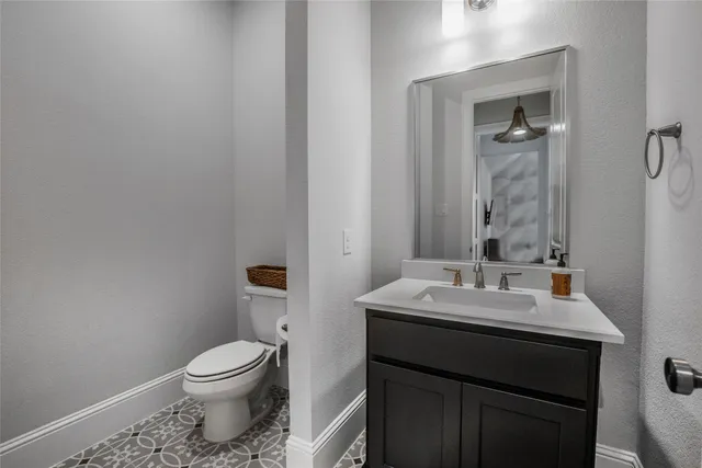 $699,900 | 622 Platinum Stone Lane, Pinehurst, TX 77362