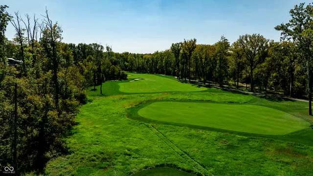 $750,000 | 10380 Holliday Farms Boulevard, Zionsville, IN 46077