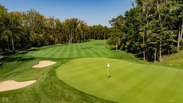 $750,000 | 10380 Holliday Farms Boulevard, Zionsville, IN 46077