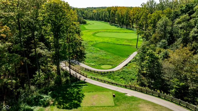 $750,000 | 10380 Holliday Farms Boulevard, Zionsville, IN 46077