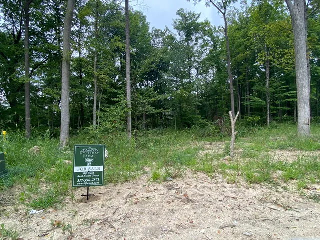 $750,000 | 10380 Holliday Farms Boulevard, Zionsville, IN 46077