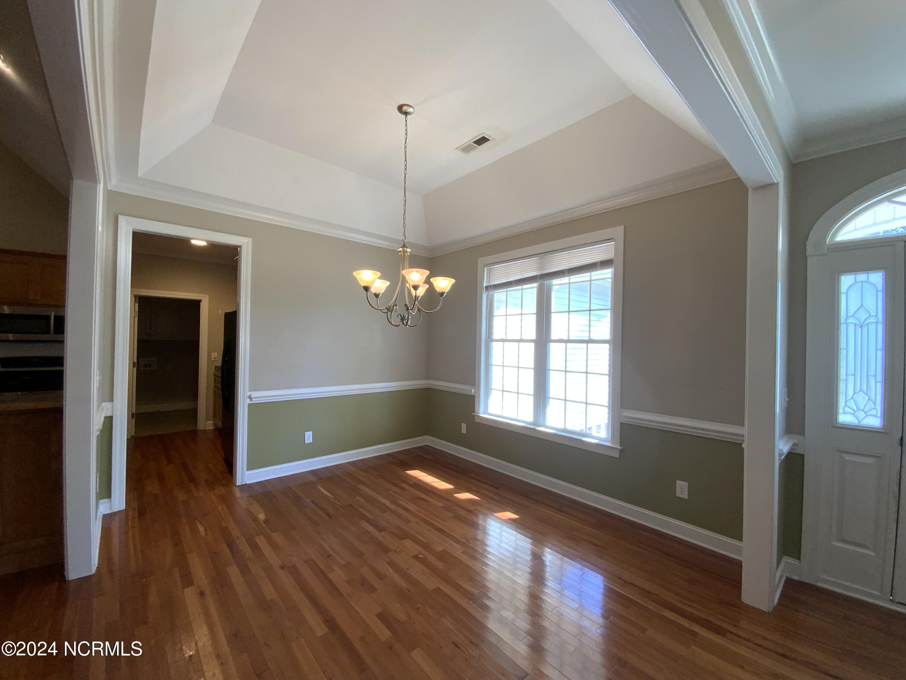 105 Westerly Road New Bern, NC 28560 - Photo 3 of 18 IMG_3648