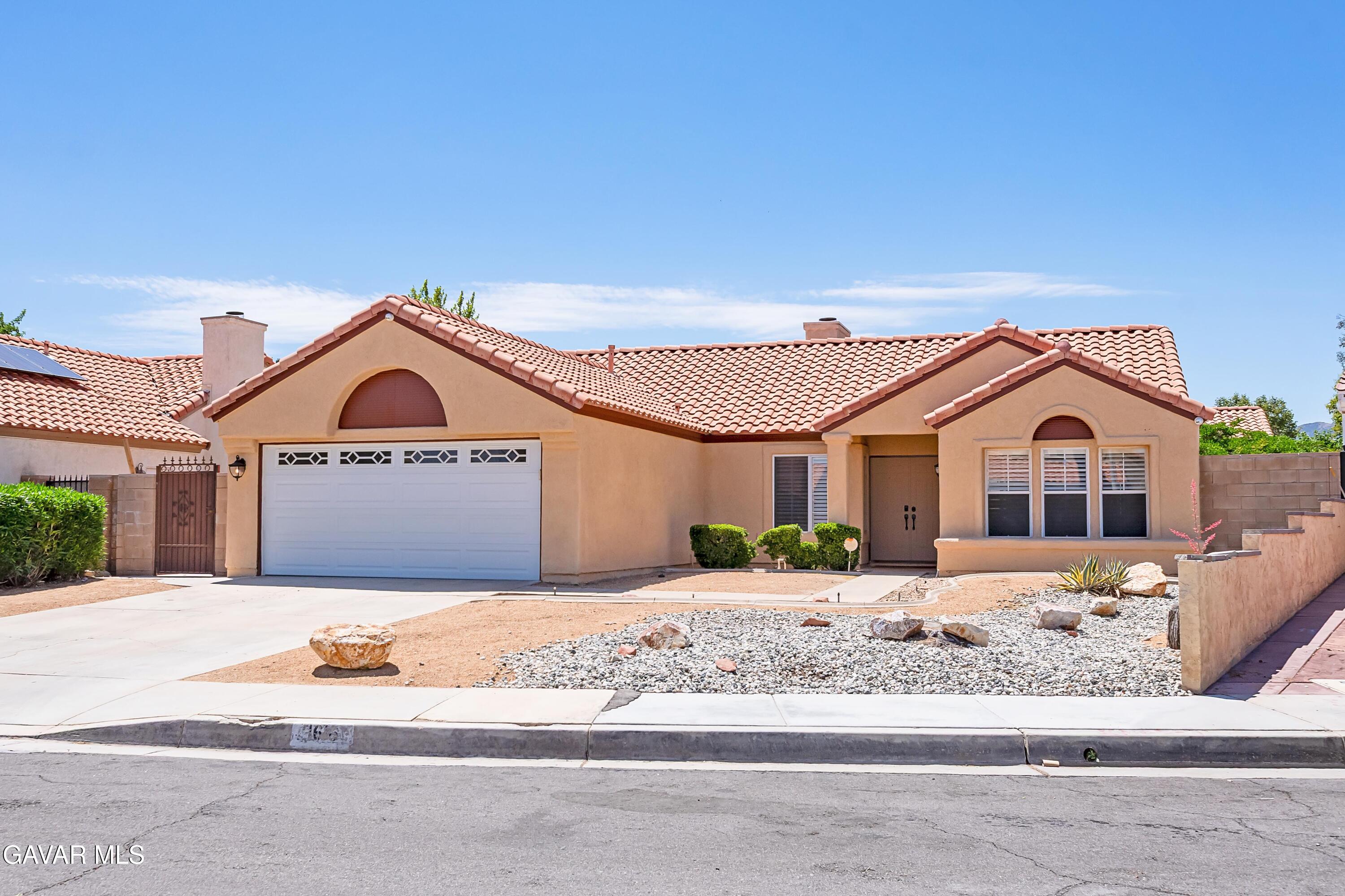 1616 Kings Road Palmdale, CA 93551 - Photo 3 of 38 SFP_2702