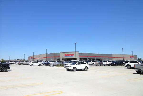 $2,500,000 | 1835 South Cherry Street, Tomball, TX 77375