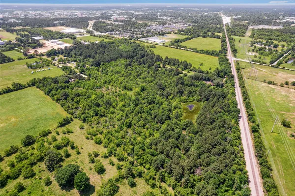 $2,500,000 | 1835 South Cherry Street, Tomball, TX 77375