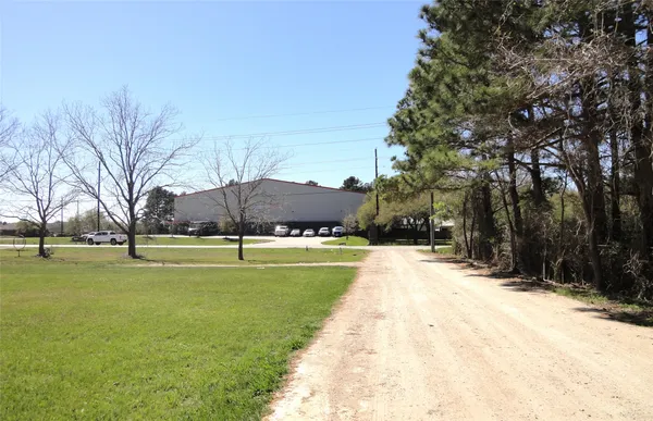 $2,500,000 | 1835 South Cherry Street, Tomball, TX 77375