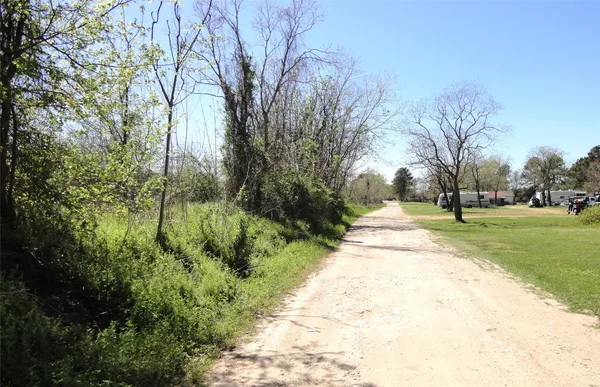 $2,500,000 | 1835 South Cherry Street, Tomball, TX 77375