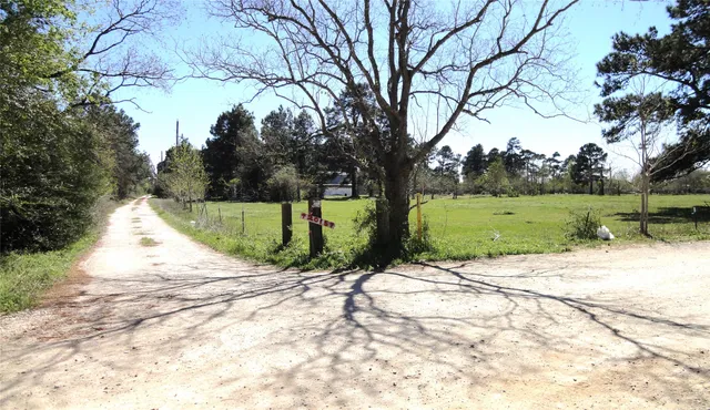 $2,500,000 | 1835 South Cherry Street, Tomball, TX 77375