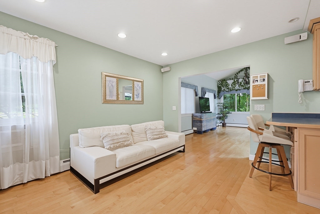11 Weatherstone Drive, Unit 11 Worcester, MA 01604 - Photo 5 of 18