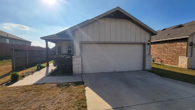$1,925 | 242 Thornless Circle, Buda, TX 78610