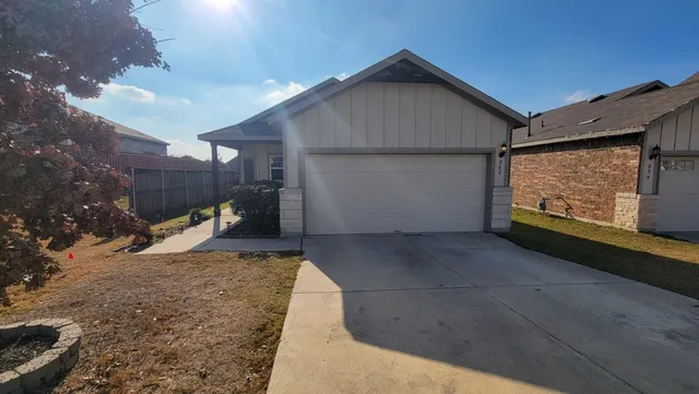 $1,925 | 242 Thornless Circle, Buda, TX 78610