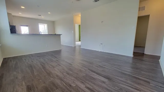 $1,925 | 242 Thornless Circle, Buda, TX 78610