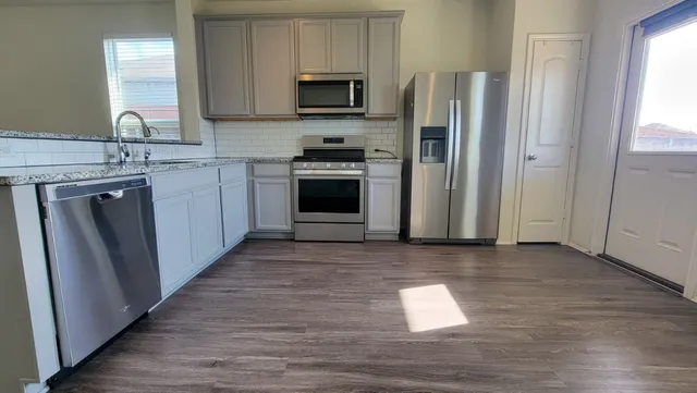 $1,925 | 242 Thornless Circle, Buda, TX 78610