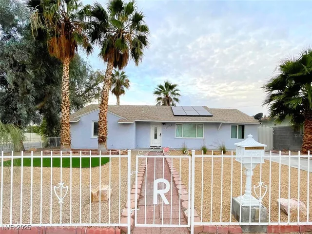 $2,385 | 1932 Hassett Avenue, Las Vegas, NV 89104