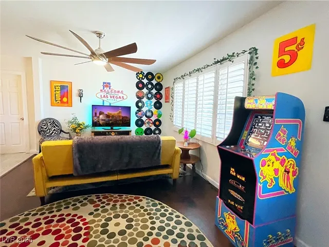 $2,385 | 1932 Hassett Avenue, Las Vegas, NV 89104