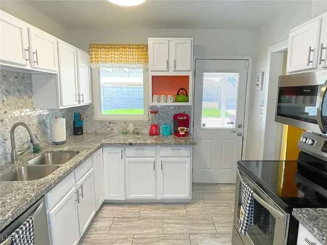 $2,385 | 1932 Hassett Avenue, Las Vegas, NV 89104