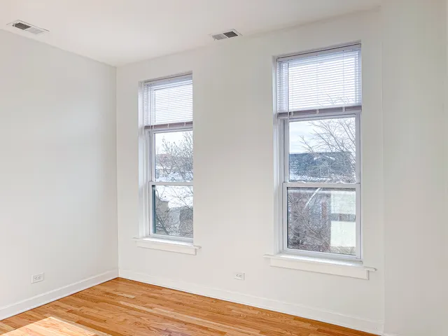 $1,700 | 1841 South Carpenter Street, Unit 3R, Chicago, IL 60608