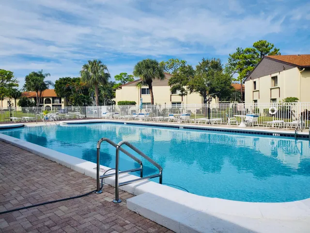 $1,900 | 3561 Pine Needle Drive, Unit C1, Greenacres, FL 33463