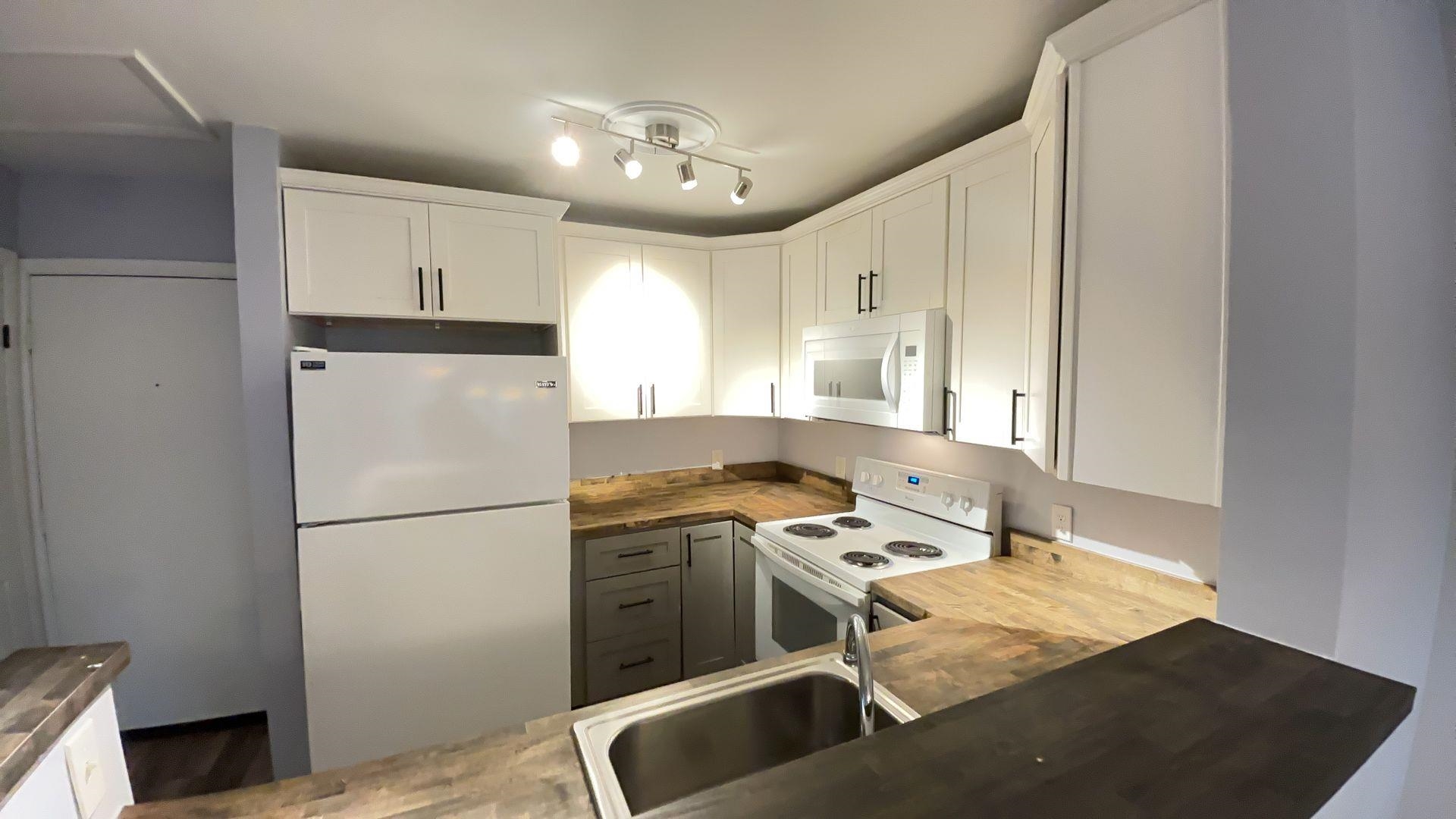 1360 Hunters Road, Unit I Harrisonburg, VA 22801 - Photo 3 of 13 Gallery Image 3