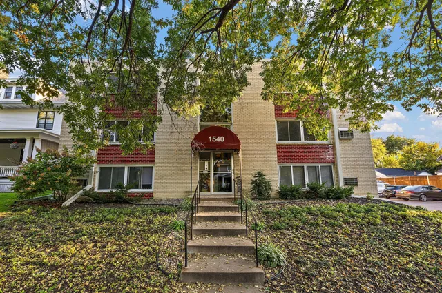 $179,900 | 1540 Ashland Avenue, Unit 12, St. Paul, MN 55104