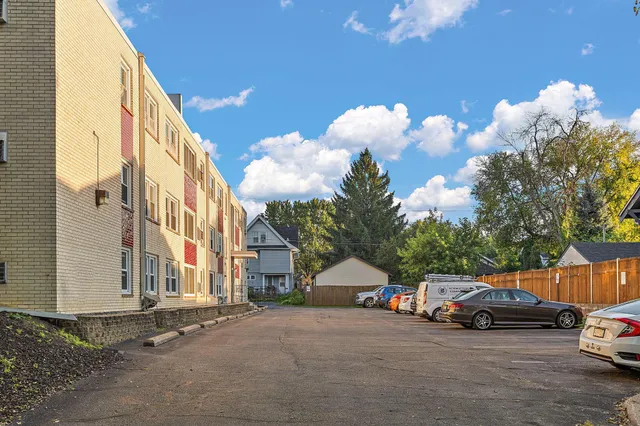 $179,900 | 1540 Ashland Avenue, Unit 12, St. Paul, MN 55104