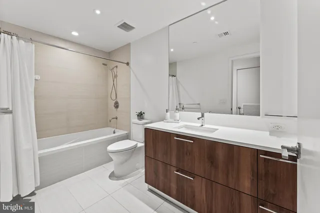 $5,799 | 1650 Silver Hill Drive, Unit 1706, McLean, VA 22102