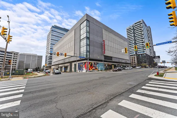 $5,799 | 1650 Silver Hill Drive, Unit 1706, McLean, VA 22102