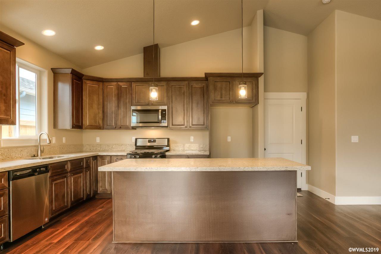 288 Southwest Applegate Trail Drive Dallas, OR 97338 - Photo 20 of 33 Gallery Image 20