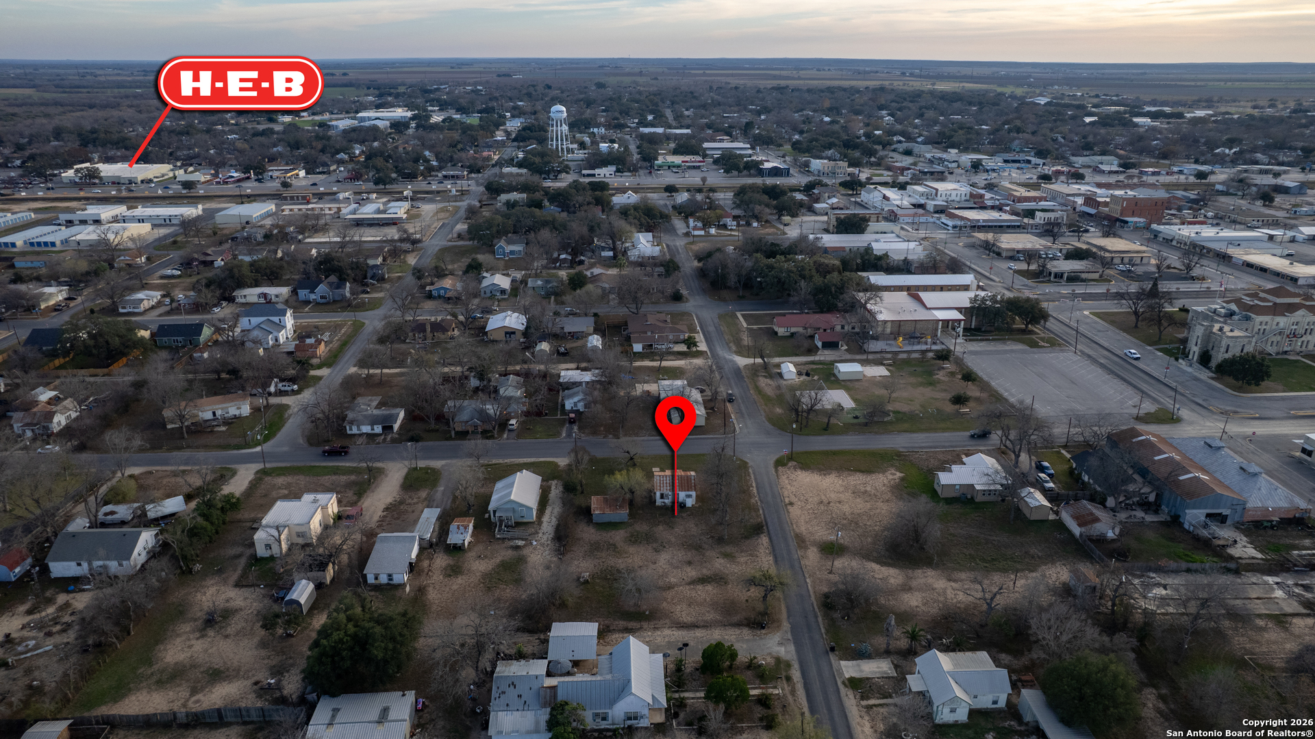 910 15th Street Hondo, TX 78861 - Photo 9 of 26 an aerial view of multiple house