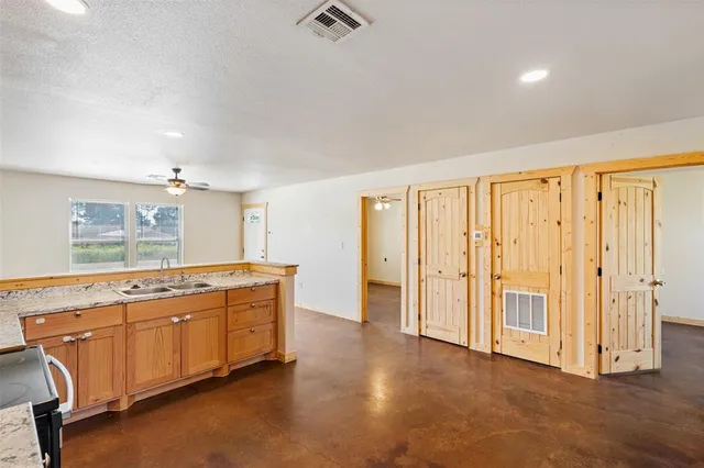 $1,025 | 13001 Owen Lane, Unit 13005, Thackerville, OK 73459