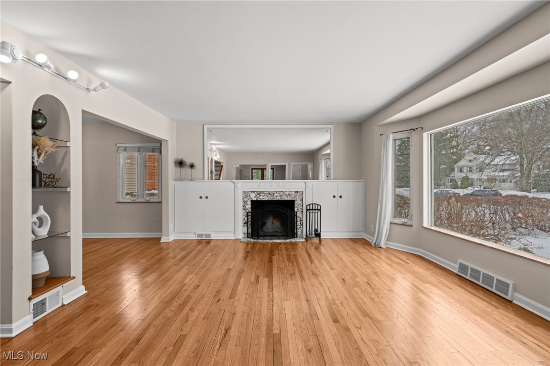 2616 Kerwick Road Cleveland, OH 44118 - Photo 4 of 50 Gallery Image 4