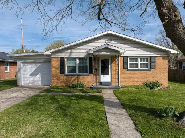 $156,900 | 1129 East Water Street, Mount Vernon, IN 47620