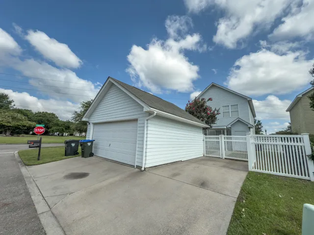 $2,400 | 237 Trillium Avenue, Summerville, SC 29483