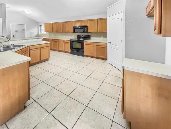 $2,000 | 3916 Big Thicket Drive, Fort Worth, TX 76244