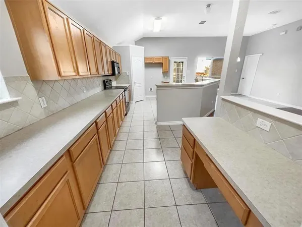 $2,000 | 3916 Big Thicket Drive, Fort Worth, TX 76244