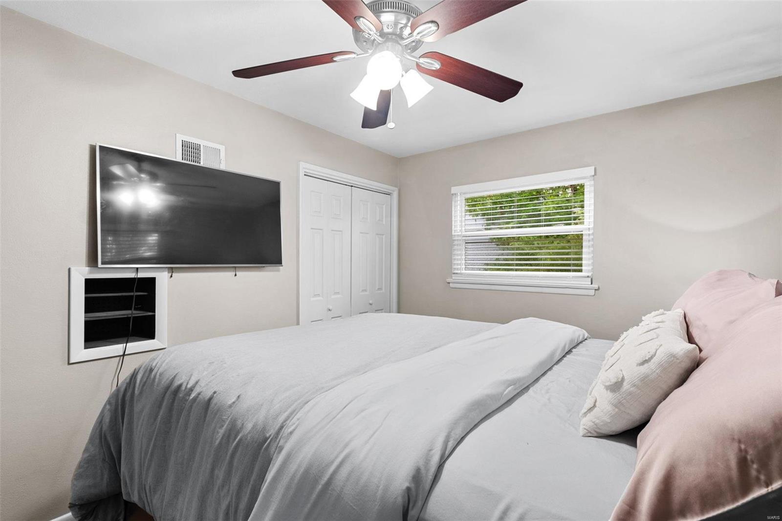 11104 Patsy Drive St. Louis, MO 63123 - Photo 12 of 22