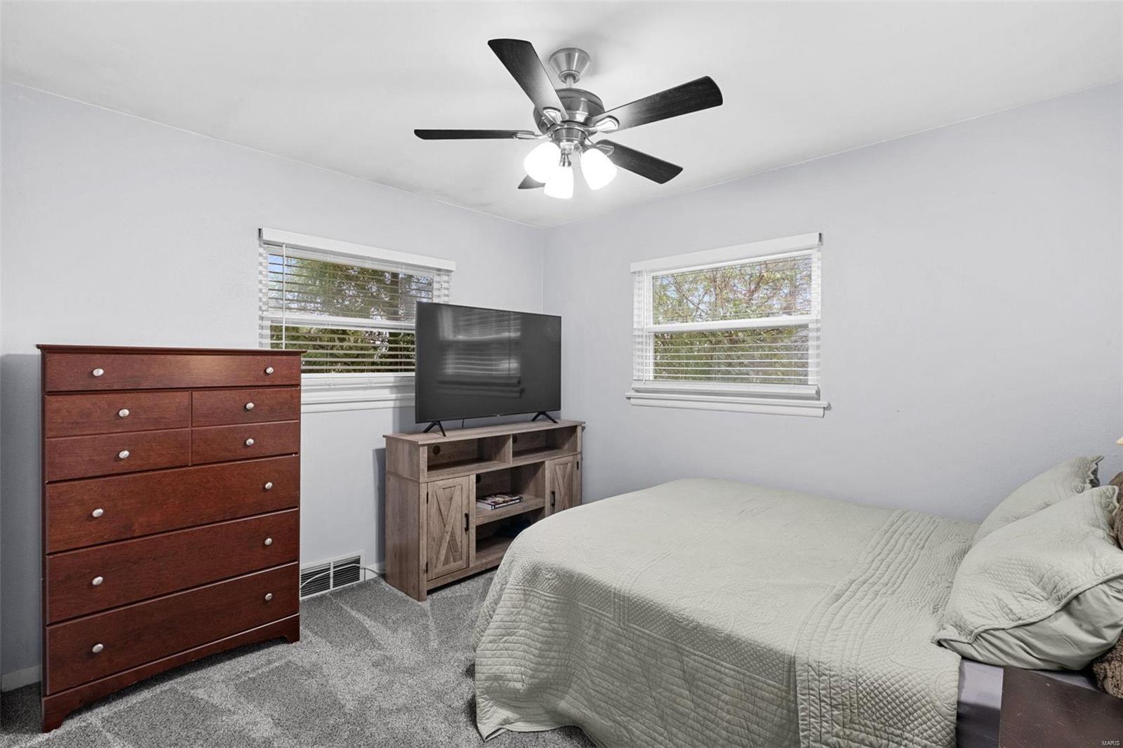 11104 Patsy Drive St. Louis, MO 63123 - Photo 13 of 22