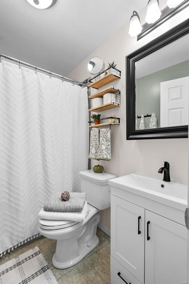 11104 Patsy Drive St. Louis, MO 63123 - Photo 15 of 22