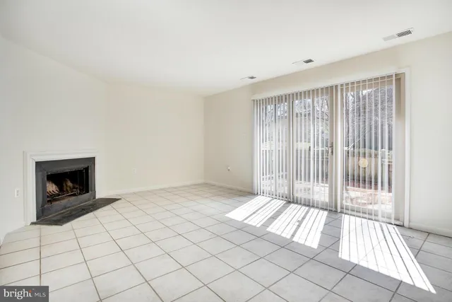 $2,400 | 8 Gentry Court, Annapolis, MD 21403