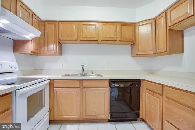 $2,400 | 8 Gentry Court, Annapolis, MD 21403