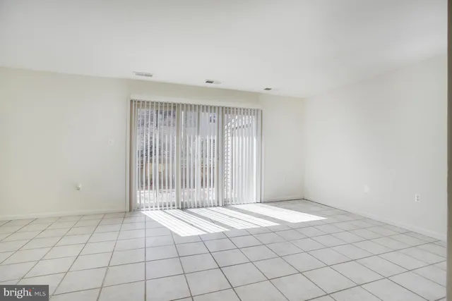 $2,400 | 8 Gentry Court, Annapolis, MD 21403