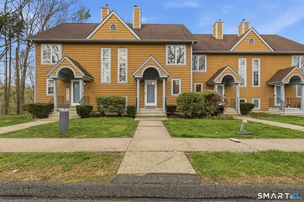 $261,000 | 6 Elizabeth Court, Unit 6, East Windsor, CT 06016