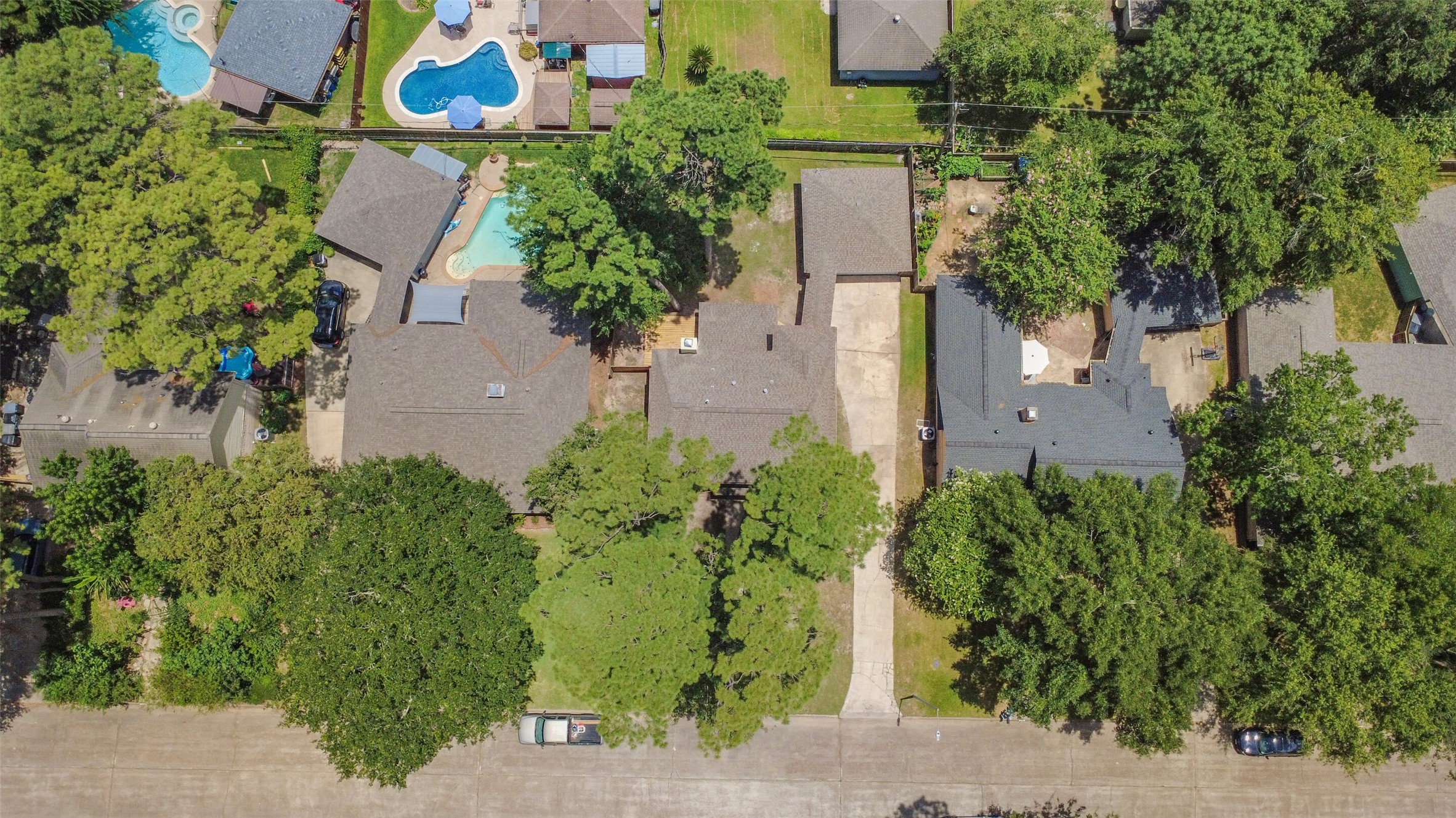 7911 Friars Ct Lane Spring, TX 77379 - Photo 3 of 44