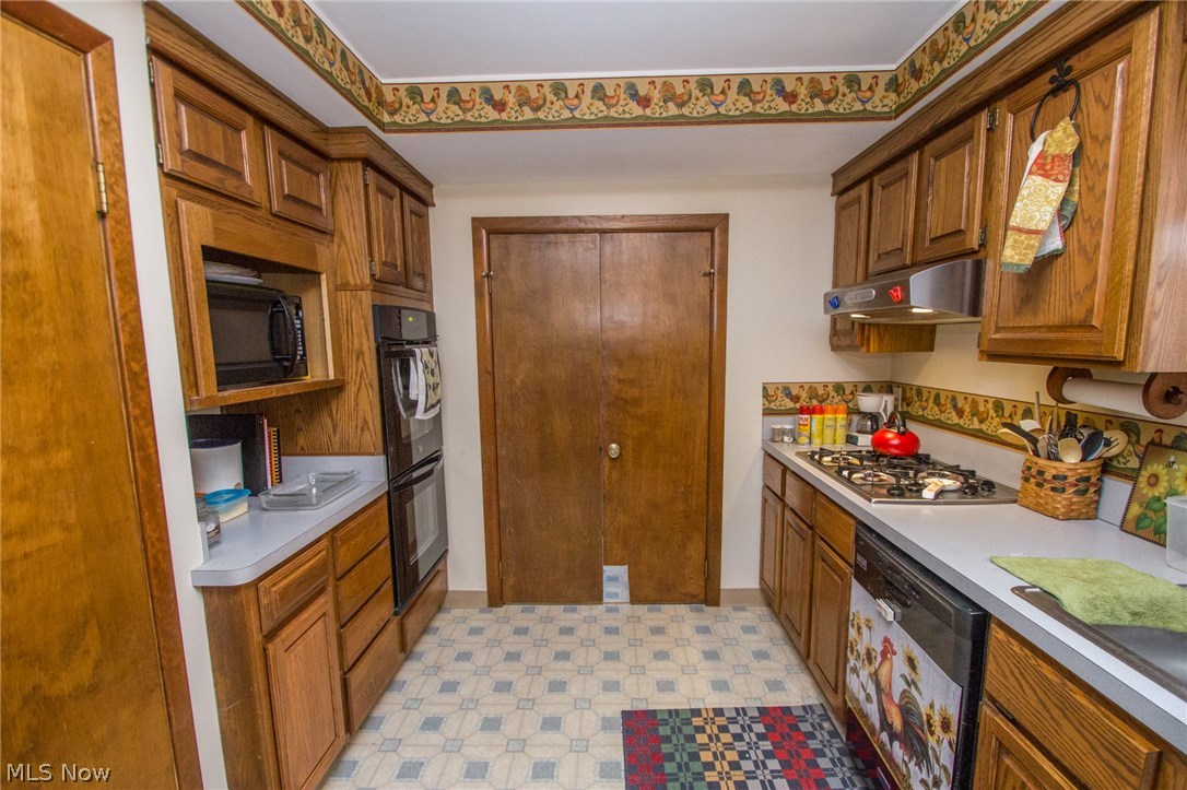 980 Hanley Road Cleveland, OH 44124 - Photo 20 of 35