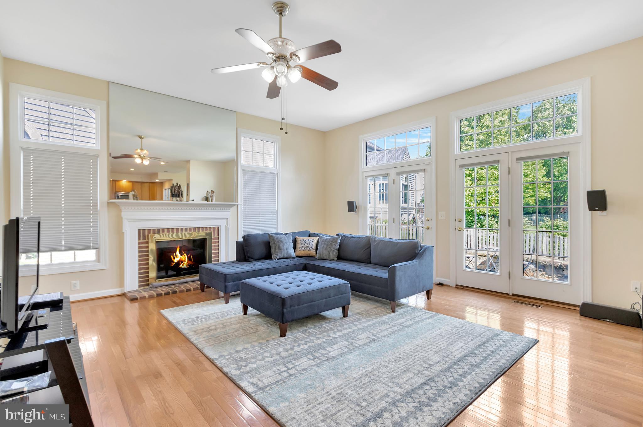 43364 Deepspring Court Ashburn, VA 20147 - Photo 17 of 59 Main Floor - Family Room