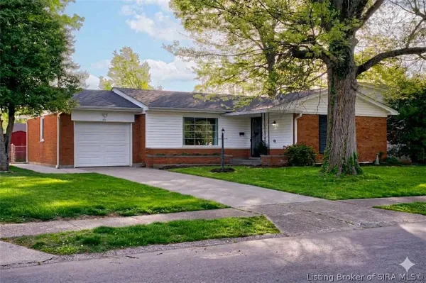 $299,900 | 712 Plaza Drive, Jeffersonville, IN 47130