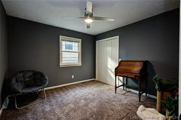 $299,900 | 712 Plaza Drive, Jeffersonville, IN 47130