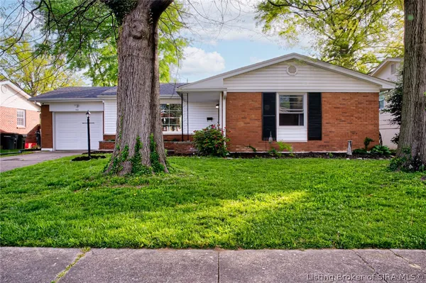 $299,900 | 712 Plaza Drive, Jeffersonville, IN 47130