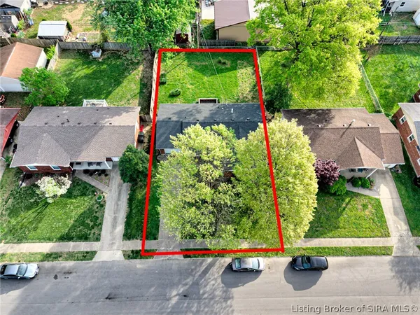 $299,900 | 712 Plaza Drive, Jeffersonville, IN 47130