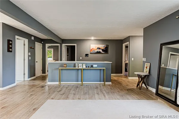 $299,900 | 712 Plaza Drive, Jeffersonville, IN 47130